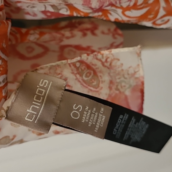 Chico's EUC light Scarf - Picture 3 of 6